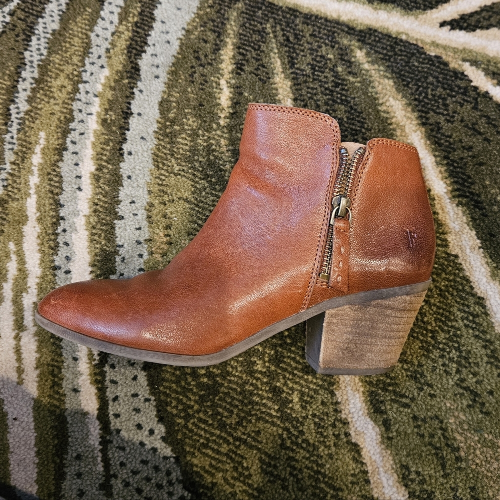 Judith FRYE Brown Leather Ankle BootS